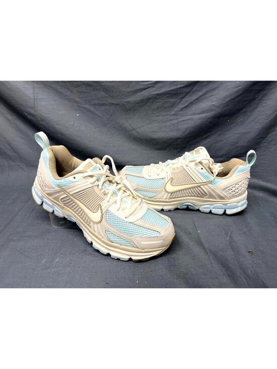 Nike Other - Nike Boys Vomero 5 (GS) Sneakers Mesh Glacier Sail Blue Size 4.5 NEW NO BOX!